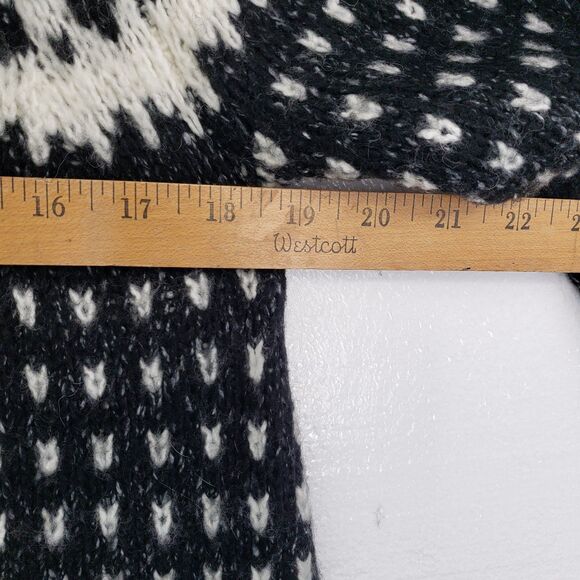 Beautiful Christopher & Banks Woman's XL Cardigan with Decorative Buttons - Picture 7 of 11